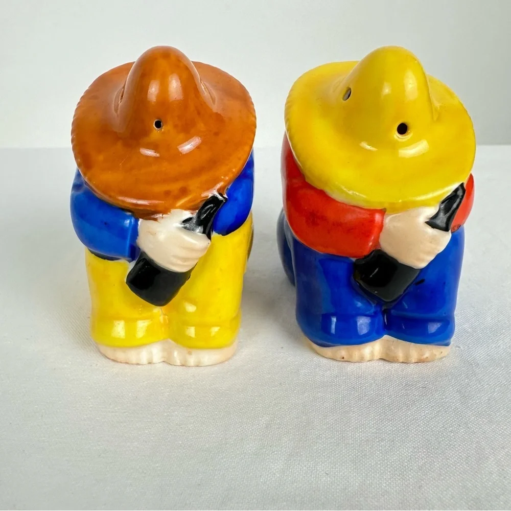 Resting laborers salt & pepper shakers